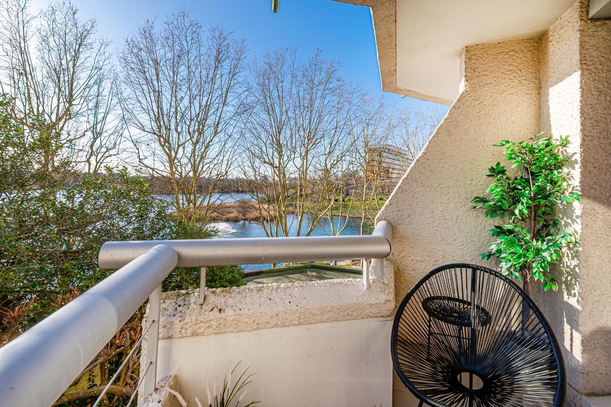 The Lake Aurora Suite - Duke Housing Créteil Buitenkant foto